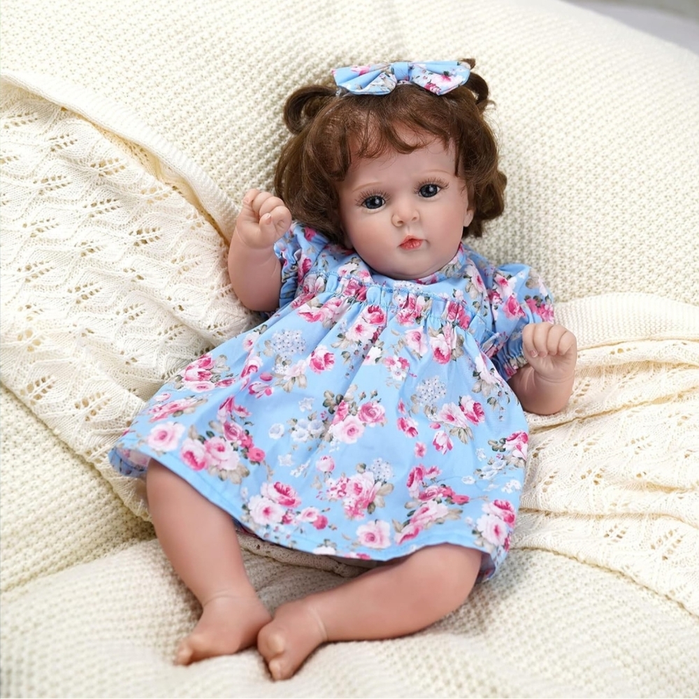20 inch silicone vinyl doll. Weighted body. Beautiful Reborn.Realistic doll.